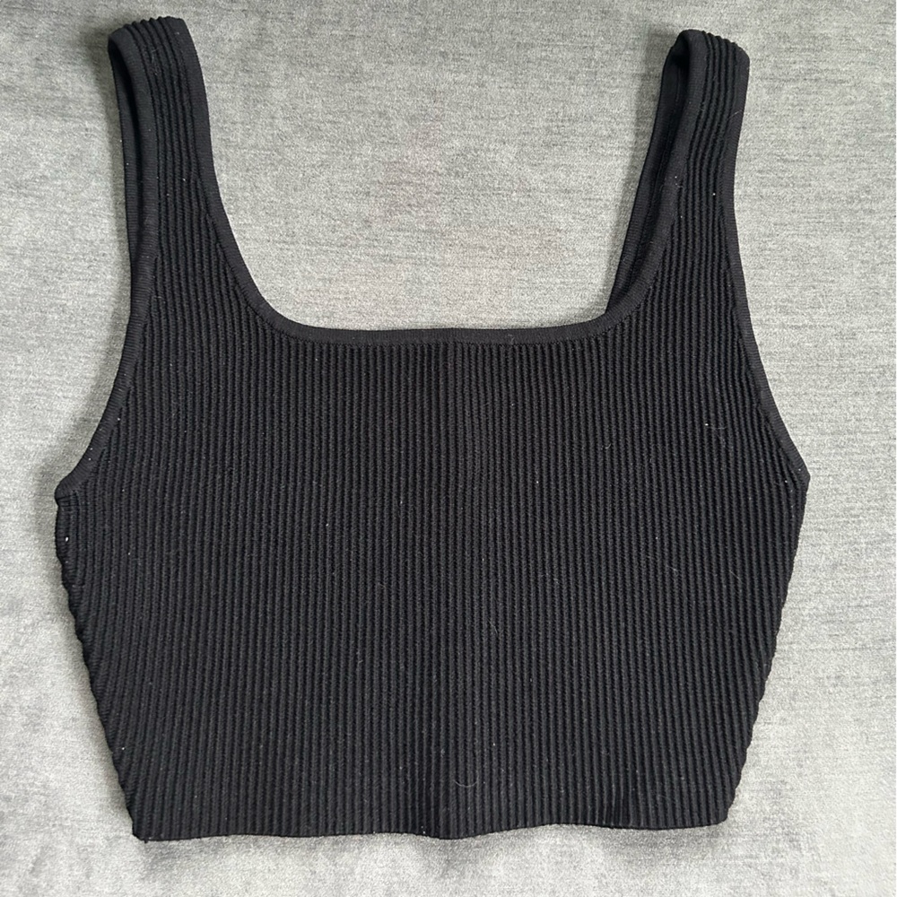 Sculpt Knit Squareneck
Cropped Tank